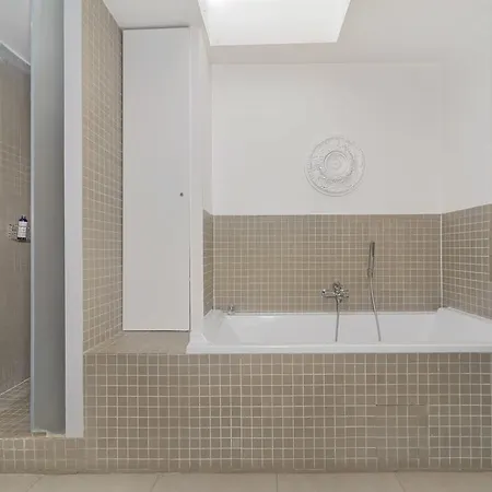 Apartment A Glorious 4br-3ba Apt In Tour Eiffel