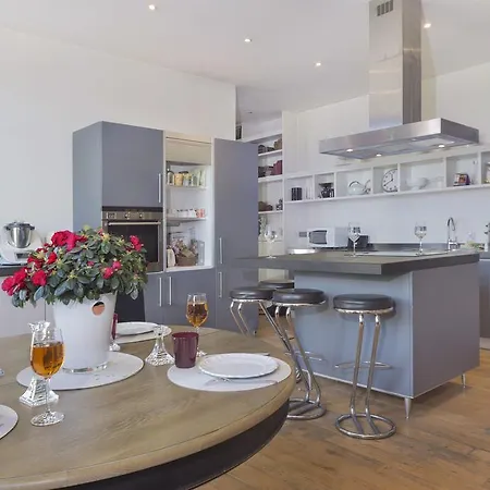 Lejlighed A Glorious 4br-3ba Apt In Tour Eiffel *