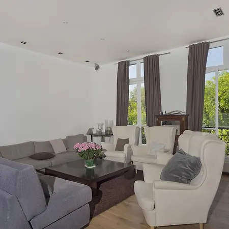 A Glorious 4br-3ba Apt In Tour Eiffel * Paris